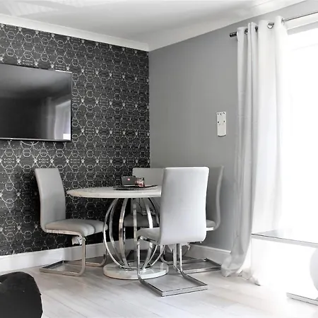 Apartment 2 Bedroom At Secc Hydro Free Parking