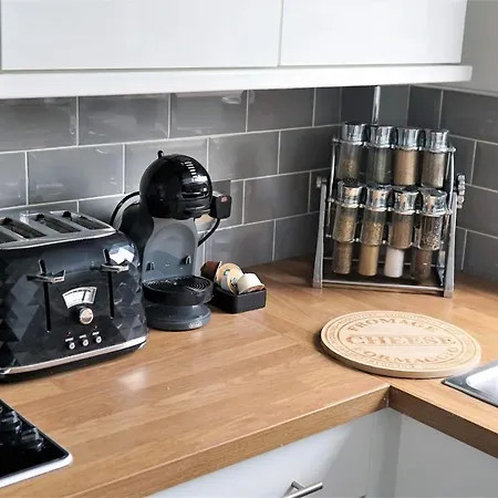 2 Bedroom At Secc Hydro Free Parking Apartment