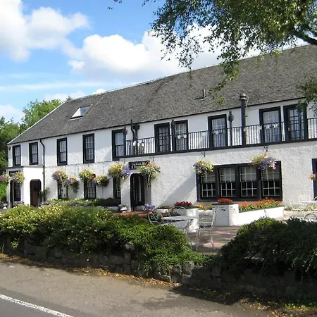 Uplawmoor 3*
