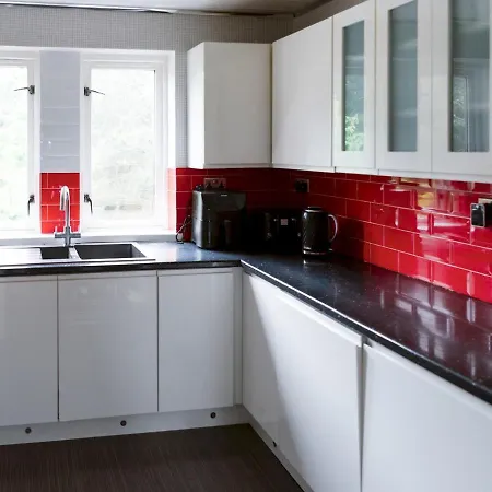 Hébergement de vacances Pass The Keys Townhouse Overlooking The River Clyde, Sleeps 10