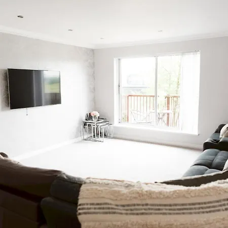 Hébergement de vacances Pass The Keys Townhouse Overlooking The River Clyde, Sleeps 10