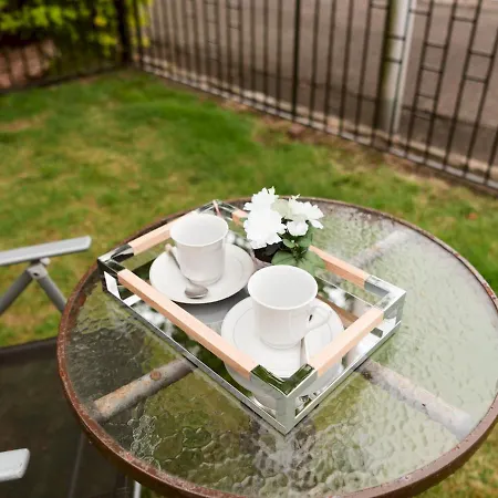 Pass The Keys Townhouse Overlooking The River Clyde, Sleeps 10 Hébergement de vacances *