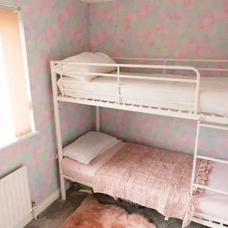 Hébergement de vacances Pass The Keys Townhouse Overlooking The River Clyde, Sleeps 10 *