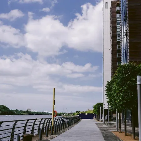 Pass The Keys Lovely 2 Bed Flat In Harbour, West End Glasgow