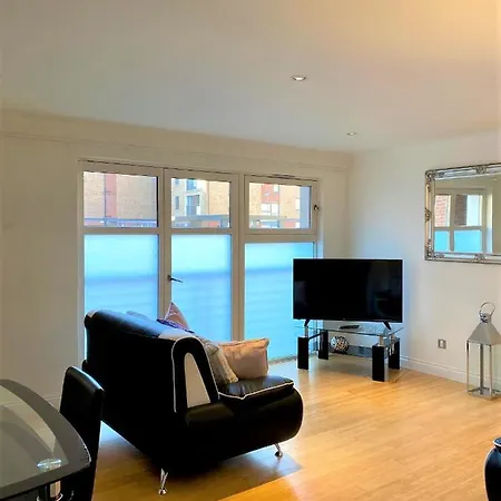 Sec Minerva Westend Two Bedroomed Glasgow