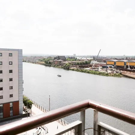 Pass The Keys Lovely 2 Bed Flat In Harbour, West End Glasgow