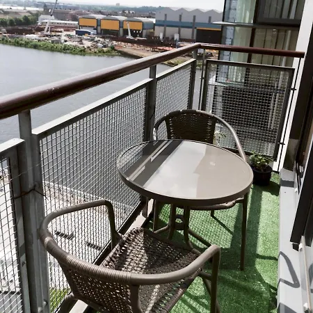 Pass The Keys Lovely 2 Bed Flat In Harbour, West End Glasgow