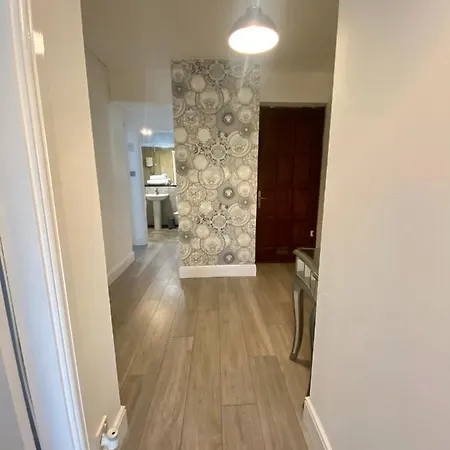 2 Bedroom At Secc Hydro Free Parking