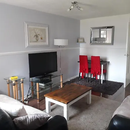 Hardgate Gardens Apartment *