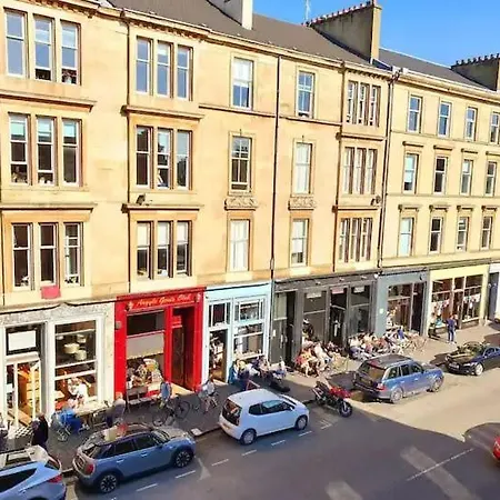 West End, 3 Bedroom Apt, Close To Sec, Hydro, City Centre And Motorway