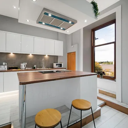 Luxurious Nr Subway Apartment *