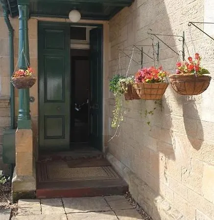 Emo ホームステイ グラスゴー