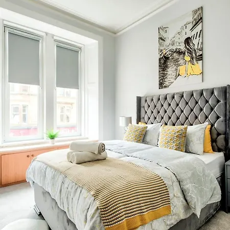 Pass The Keys Stylish 2 Bed In Heart Of West End