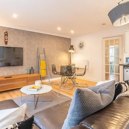 Merchant With Parking グラスゴー