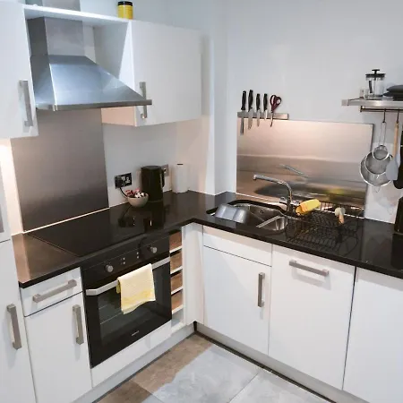 Pass The Keys Lovely 2 Bed With Parking Next To Secc Hydro *