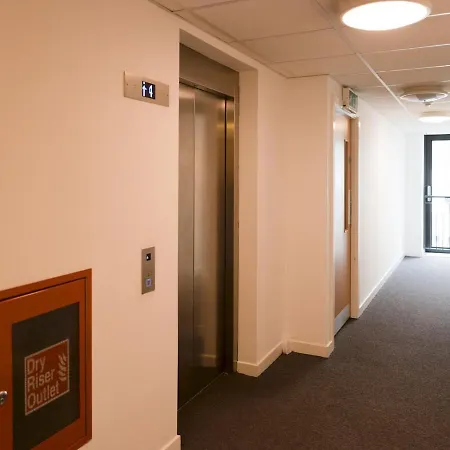 Pass The Keys Lovely 2 Bed With Parking Next To Secc Hydro