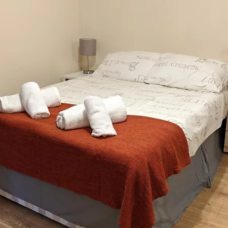 Charing Cross Apartment *