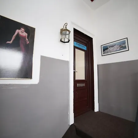 Strathbungo Apartment
