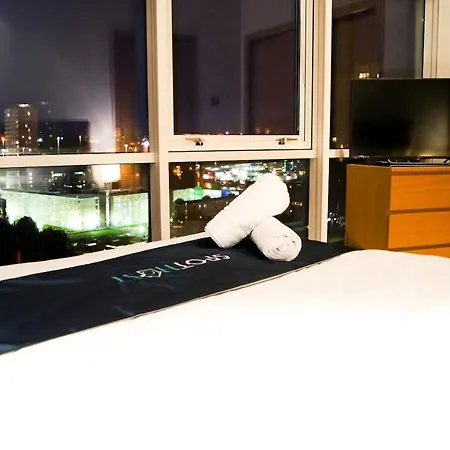 Views Centre Freeparking *