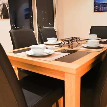 Views Centre Freeparking