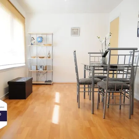 New Family - Private Parking * Glasgow