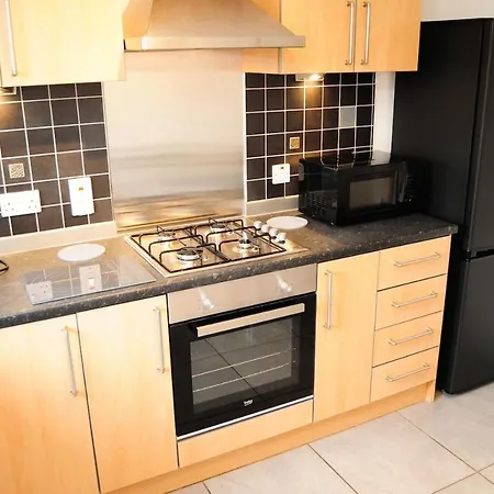 New Family - Private Parking Apartment