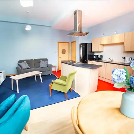 Renfield Apartment, Bright And Spacious Glasgow