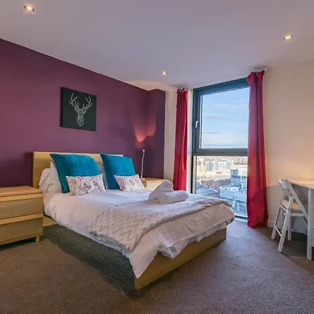 Modern 2 Bed Apartment, Next To Hydro And Secc! * Glasgow