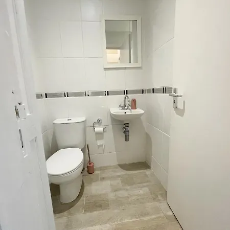 1 Bedroom Main Street * Glasgow