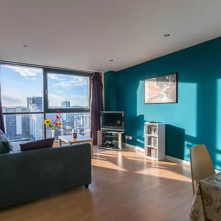 Modern 2 Bed Apartment, Next To Hydro And Secc! * Glasgow