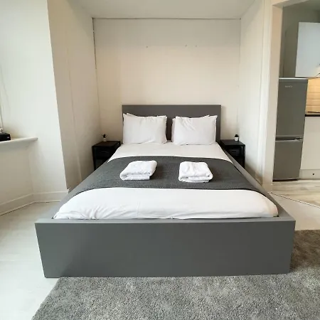 1 Bedroom Main Street * Glasgow