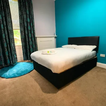 Large South Family - Free Parking Glasgow