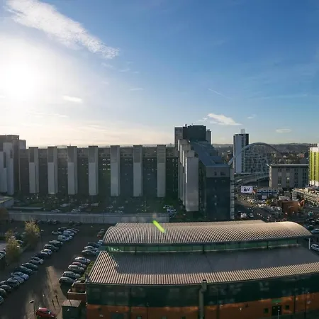 Modern 2 Bed Apartment, Next To Hydro And Secc! * Glasgow