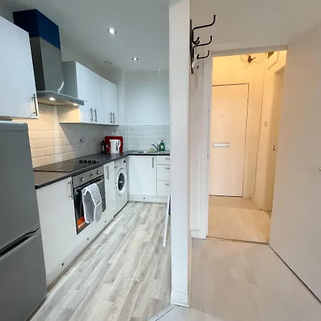 Apartment 1 Bedroom Main Street
