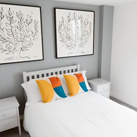 Apartment Pass The Keys Lovely New 1-bedroom Harbour River View Glasgow