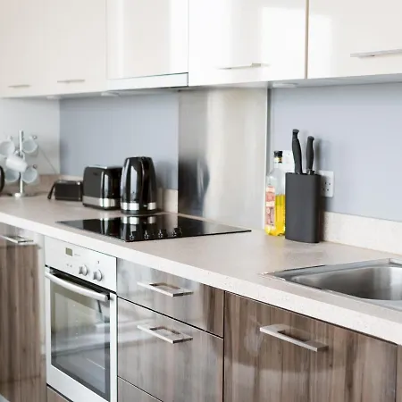 Pass The Keys Lovely New 1-bedroom Harbour River View * Glasgow