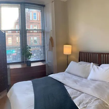 Stylish West End Apartment - Commonwealth Games