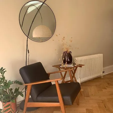 Stylish West End Apartment - Commonwealth Games Apartment *