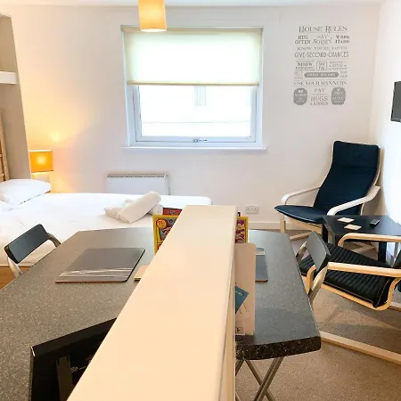 Apartment Centre *