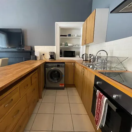 Apartment Spacious 3 Bedroom Victorian Flat Centre