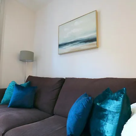 Apartment One Bed In *
