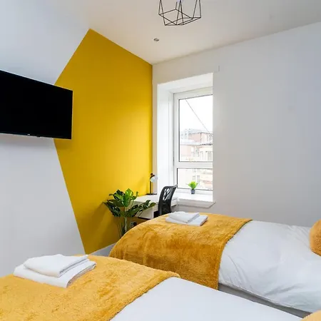 Апартаменты Cheerful 2 Bedroom Homely Apartment, Sleeps 4 Guest Comfy, 3x Double Bed, Parking, Free Wifi, Suitable For Business, Leisure Guest,glasgow, West End, Near Centre, Perfect For Common Wealth Games 2026