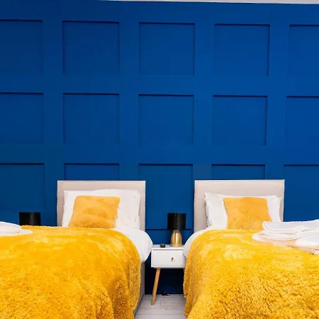 Ultra Lavish Sleeps 4 Guest Comfy, Netflix, 1 X Double Bed , 2 X Single Beds * Glasgow