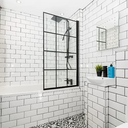 Appartamento Cheerful 2 Bedroom Homely Apartment, Sleeps 4 Guest Comfy, 3x Double Bed, Parking, Free Wifi, Suitable For Business, Leisure Guest,glasgow, West End, Near Centre, Perfect For Common Wealth Games 2026 Glasgow