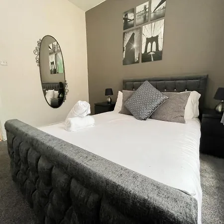 Appartement Exquisite 2br Flat Near Train Station *