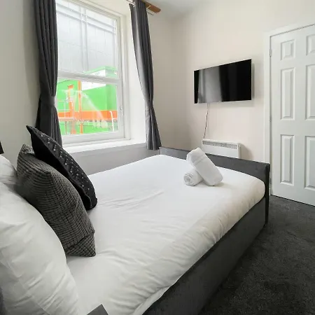 Exquisite 2br Flat Near Train Station Glasgow