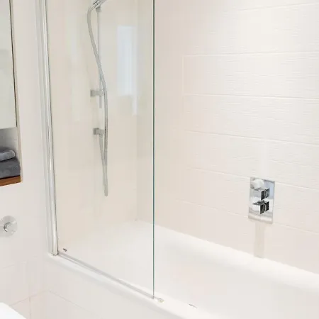 Pass The Keys Lovely New 1-bedroom Harbour River View
