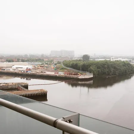 Apartment Pass The Keys Lovely New 1-bedroom Harbour River View Glasgow