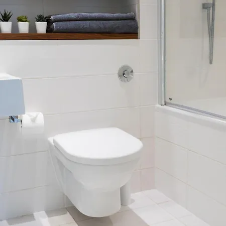 Pass The Keys Lovely New 1-bedroom Harbour River View *