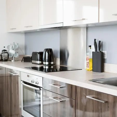 Pass The Keys Lovely New 1-bedroom Harbour River View Glasgow